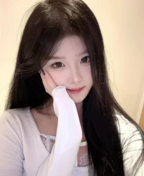 敏感体质粉嫩妹子