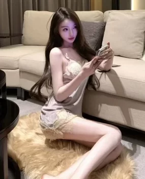 粉嫩小妖精主动索吻