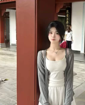 气质御姐身材很性感