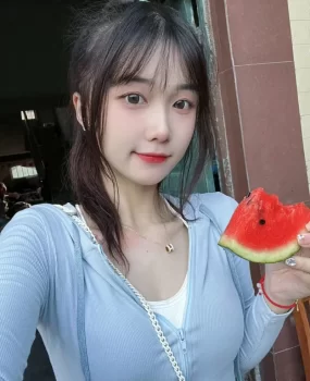 阳光女孩幼师仙女白虎骚骚逼很会吸舔