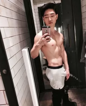 学生 大二兼职的一个小哥哥